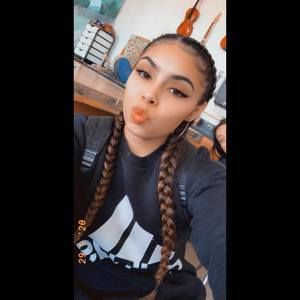 Meet your Posher, Micaela